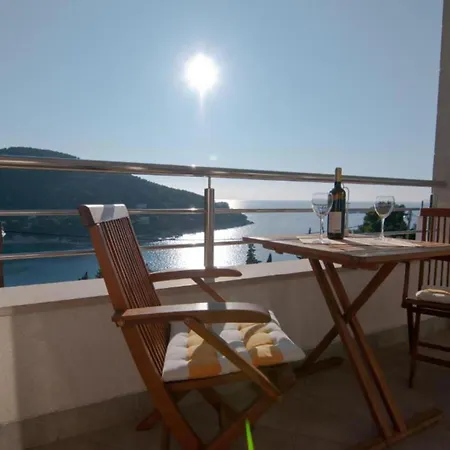 One-bedroom With Balcony And Sea View Deluxe