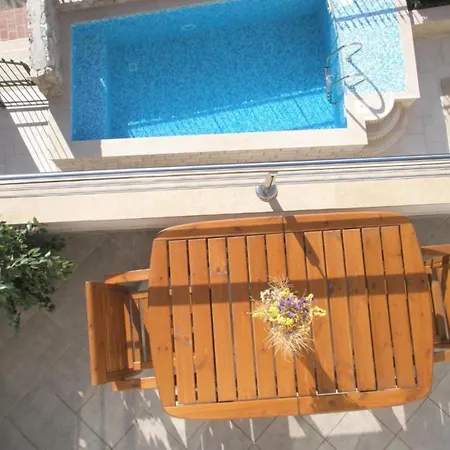 One-bedroom With Balcony And Sea View Deluxe Ντουμπρόβνικ