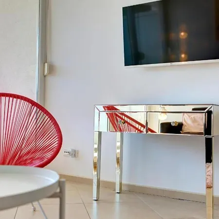 One-bedroom With Balcony And Sea View Deluxe